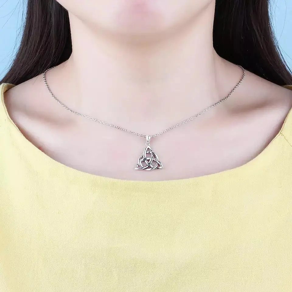 Collar Simbolo Triqueta Celta Plateado 4