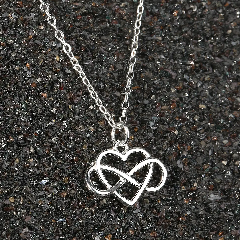 Collar Corazon Infinito Amor Plateado 3