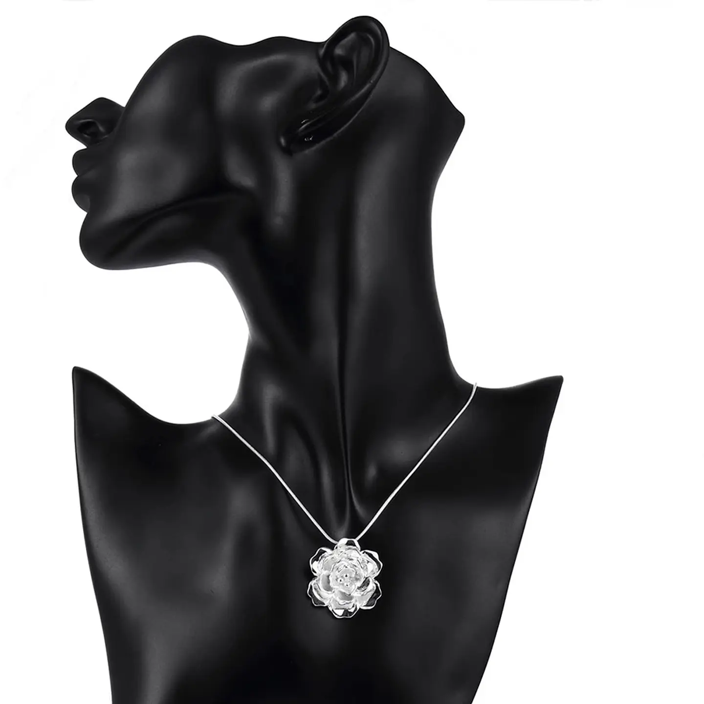 Collar Rosa Plateada 3