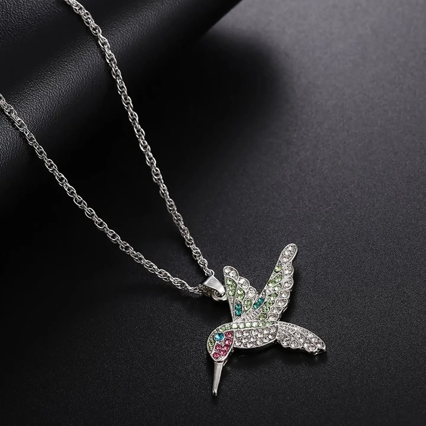 Collar Colgante Colibri con Circones Plateado 7