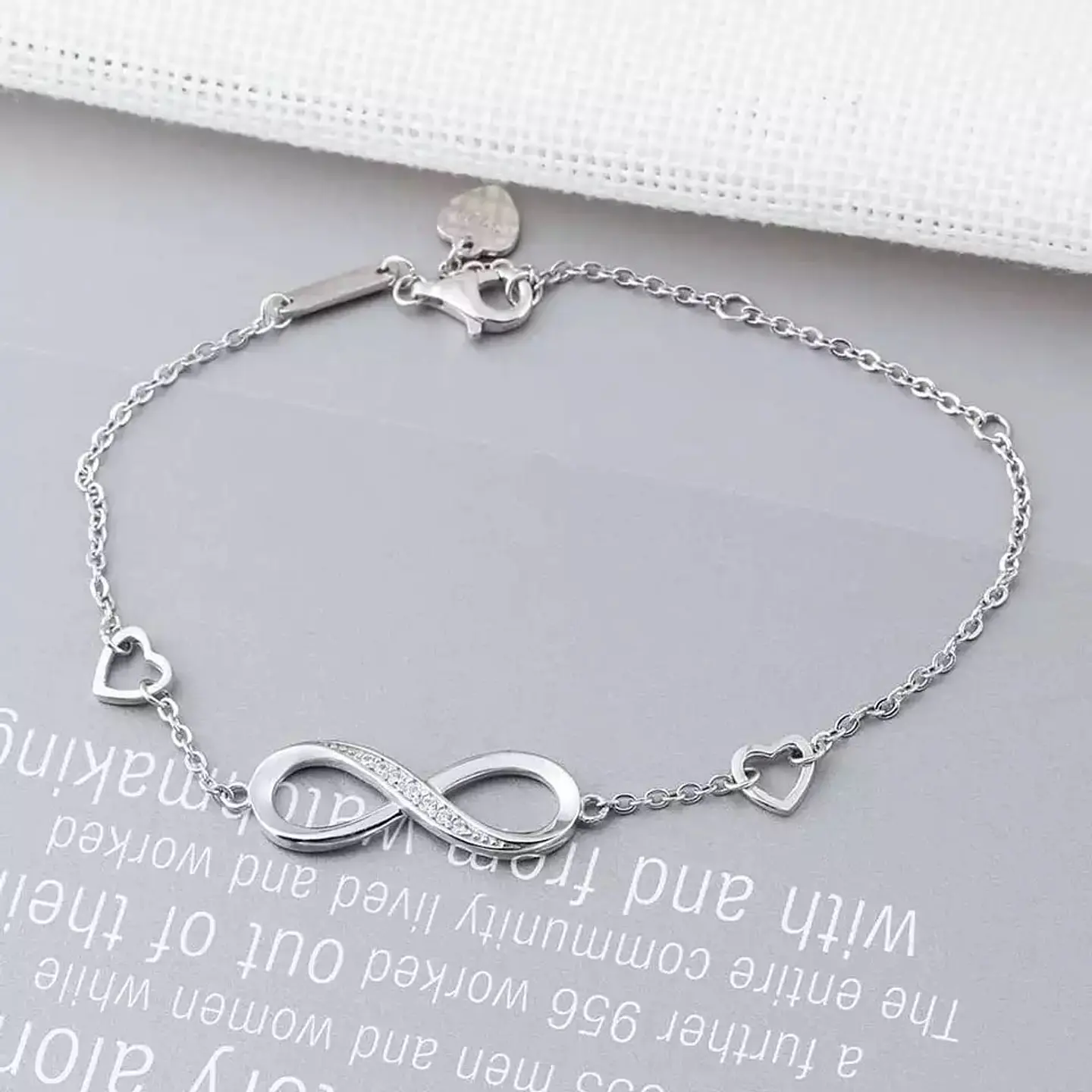 Pulsera Infinito Con Circones Plateada 5