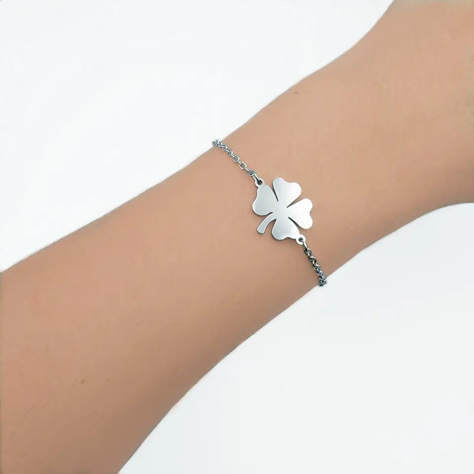 Pulsera Trebol de La Suerte Plateada Acero 2