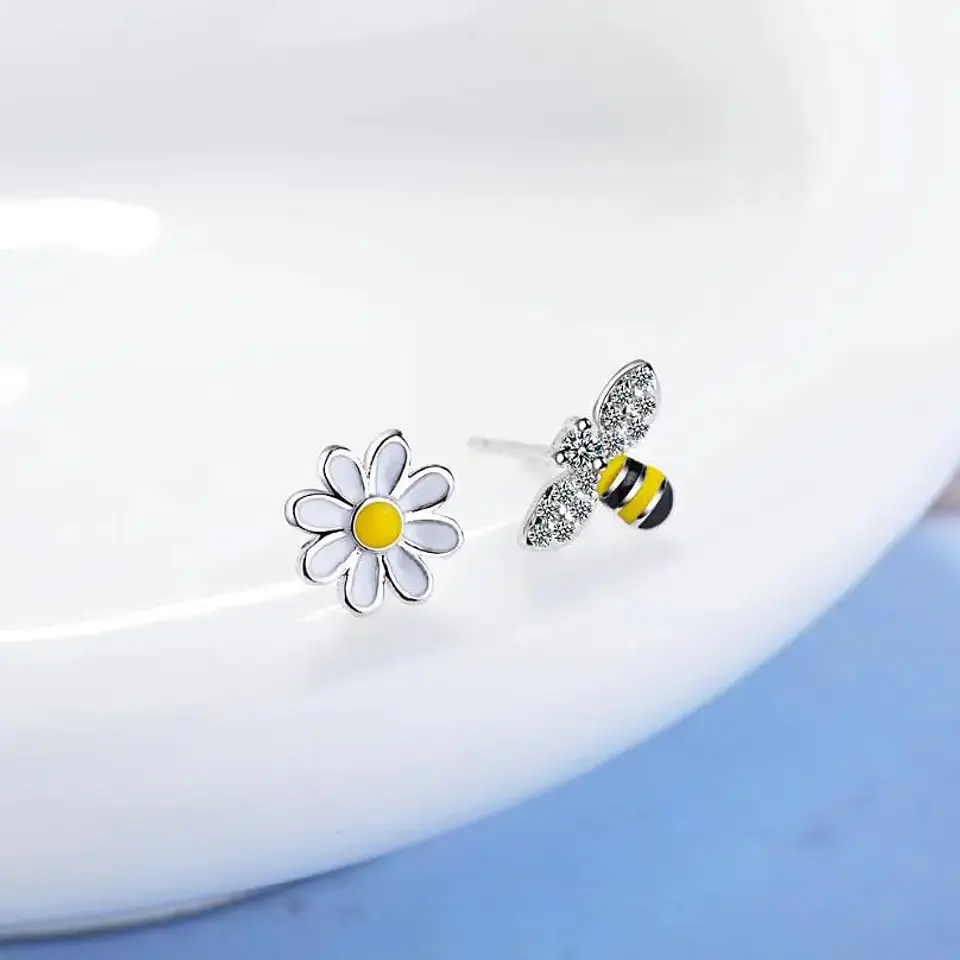 Aros Asimetricos Abeja y Flor Plateado 2
