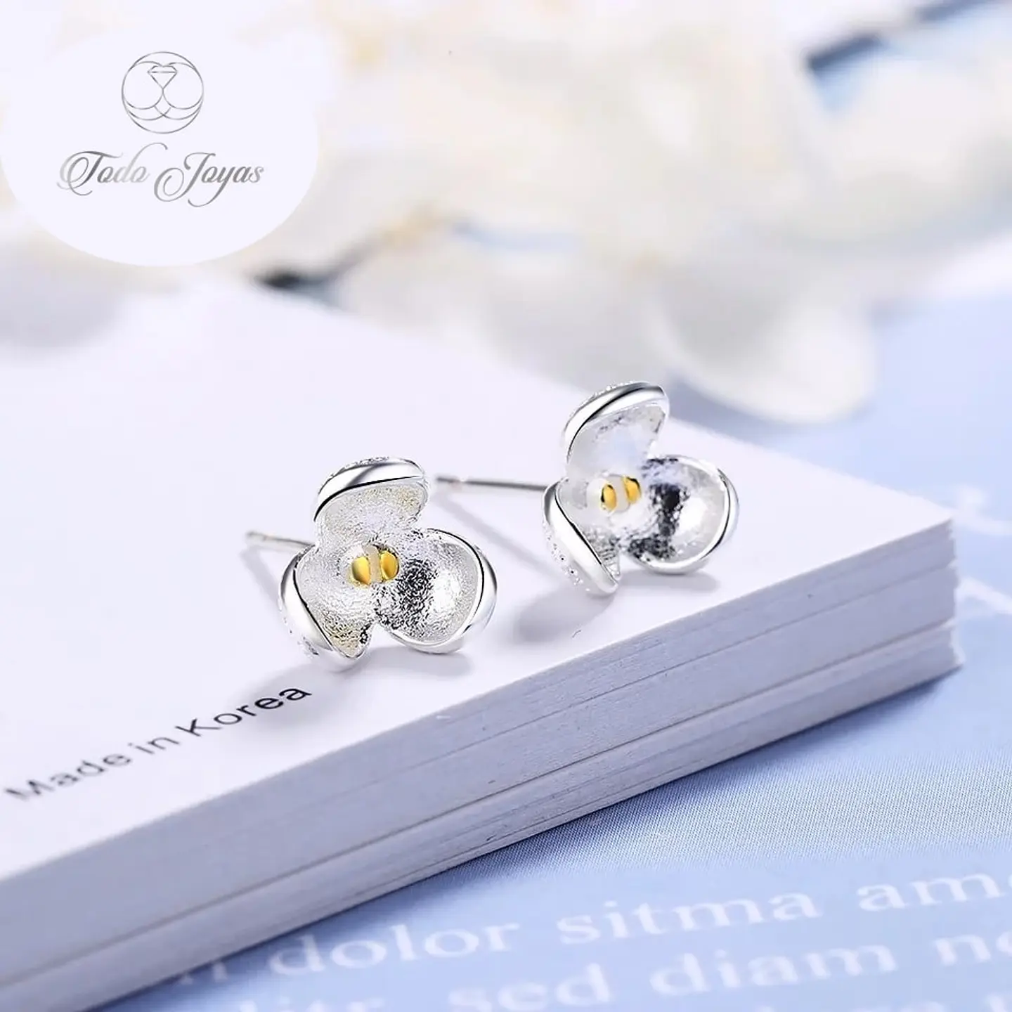 Aros de Flor Tres Petalos Plateados 6