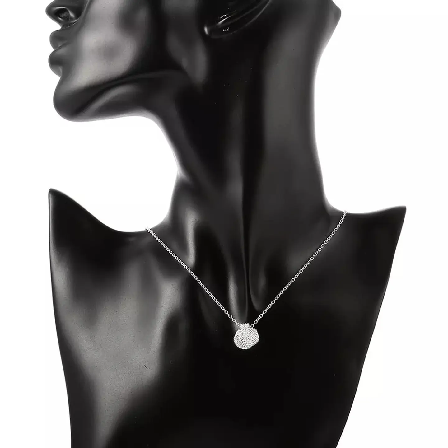 Collar Colgante Nudo Plateado 3