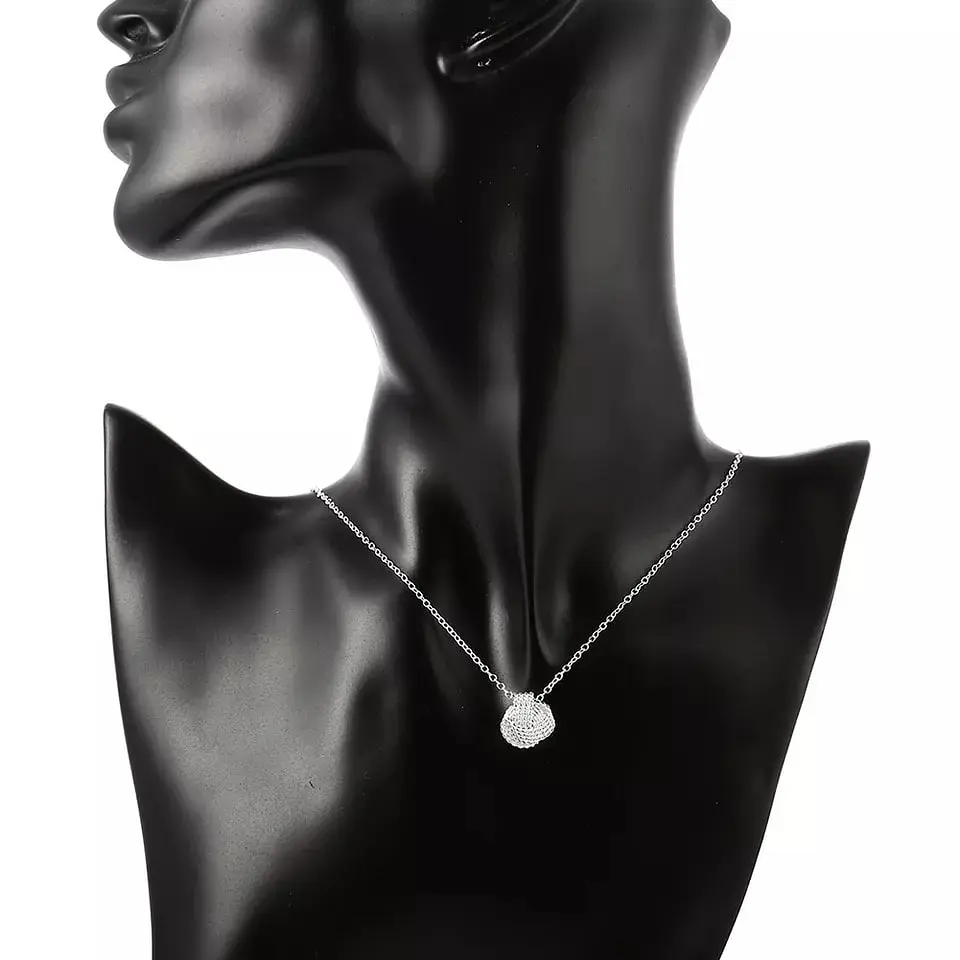 Collar Colgante Nudo Plateado 3