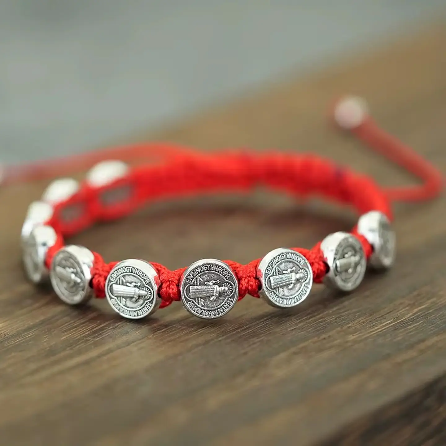 Pulsera Hilo Rojo San Benito Protector 10 Medallas MD1127 3
