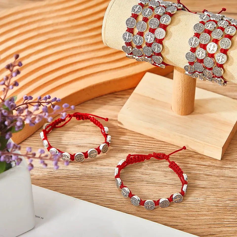 Pulsera Hilo Rojo San Benito Protector 10 Medallas MD1127 5