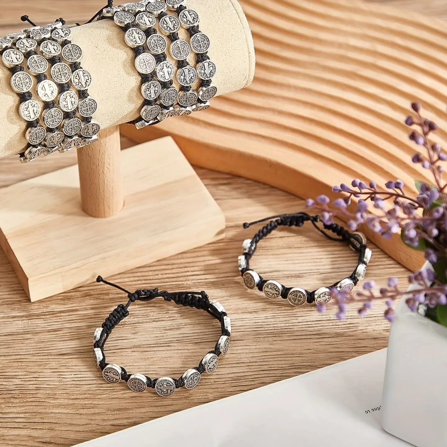 Pulsera Hilo Negro San Benito Protector 10 Medallas MD1128 4