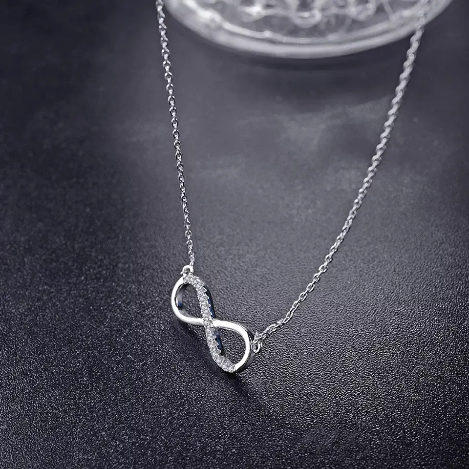 Collar Infinito con Circones Plateado 5