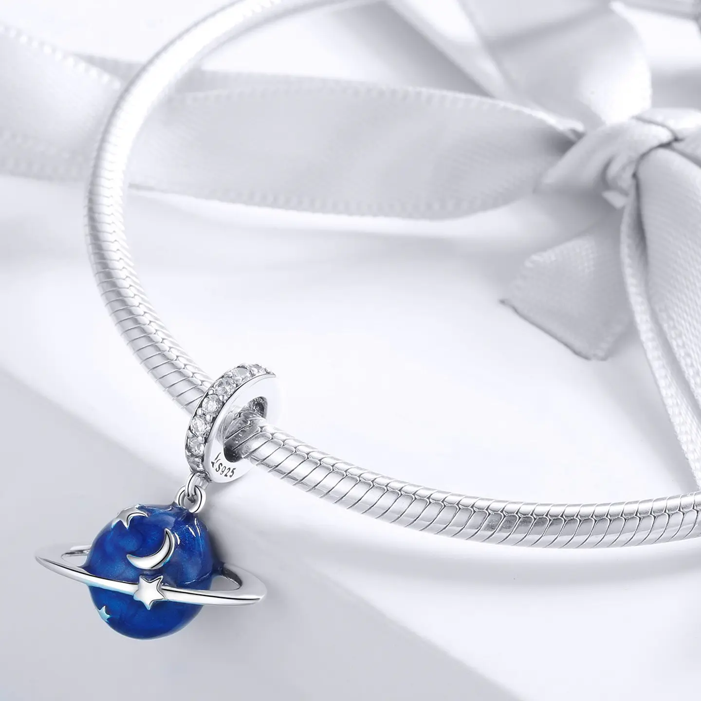 Charm Dije Plata 925 Planeta Azul y Estrellas 2