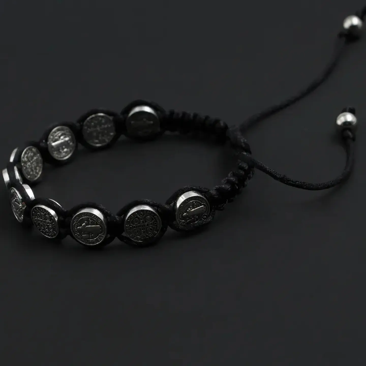 Pulsera Hilo Negro San Benito Protector 10 Medallas 5
