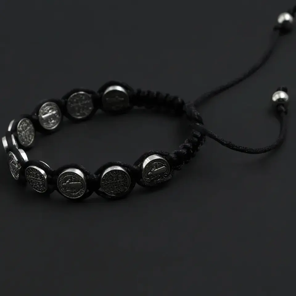 Pulsera Hilo Negro San Benito Protector 10 Medallas 5