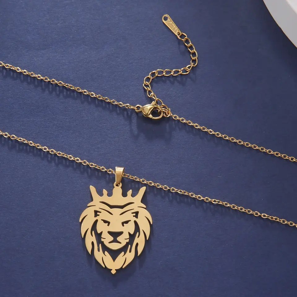 Collar Cabeza Leon Corona King Acero Dorado 5