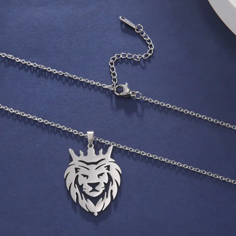 Collar Cabeza Leon Corona King Acero Plateado 5