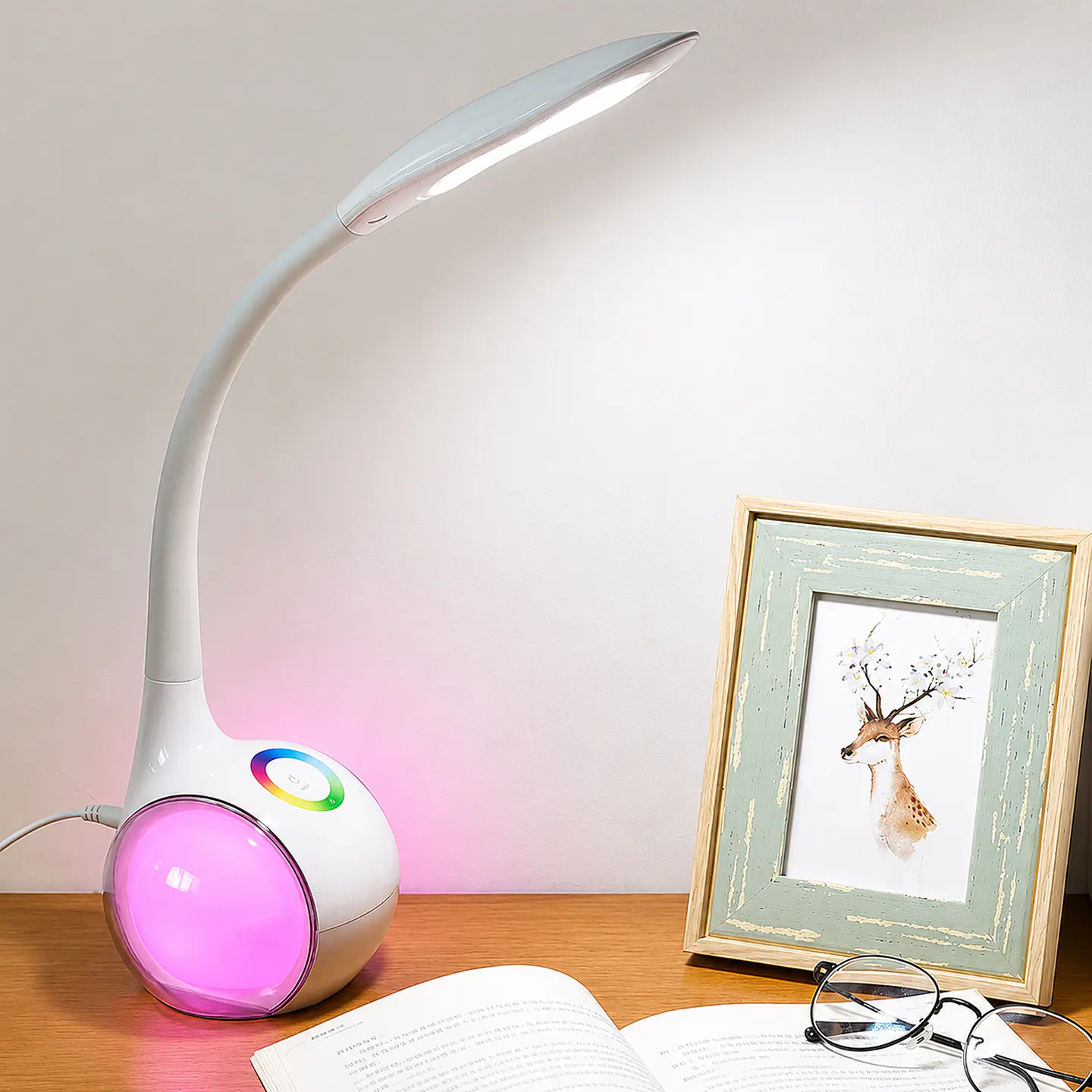 Lámpara LED RGB Flexible con Parlante Bluetooth DBG240 2