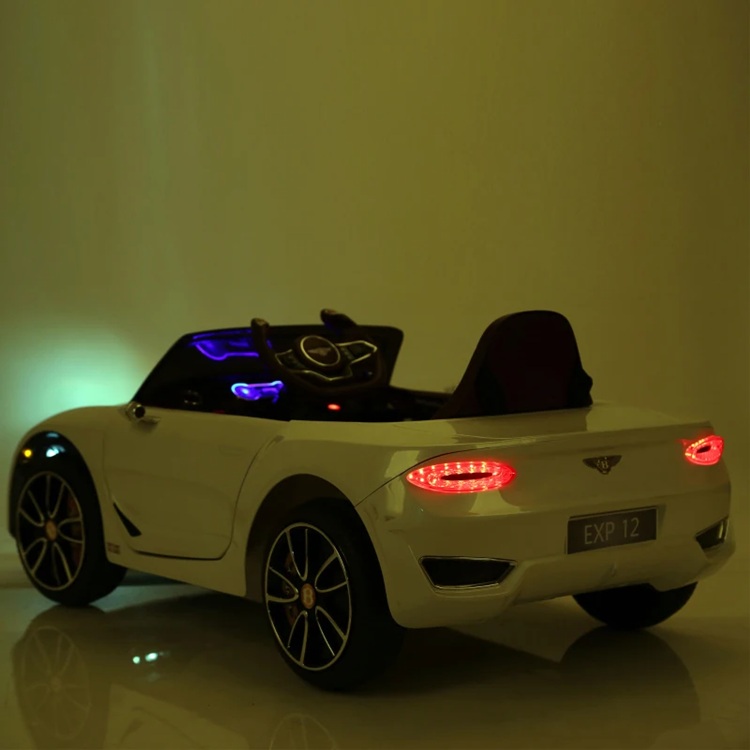 Coche infantil eléctrico licencia Bentley GT para niños mayores de 3 años con mando 2 velocidades con faros música 108x60x43 cm 12