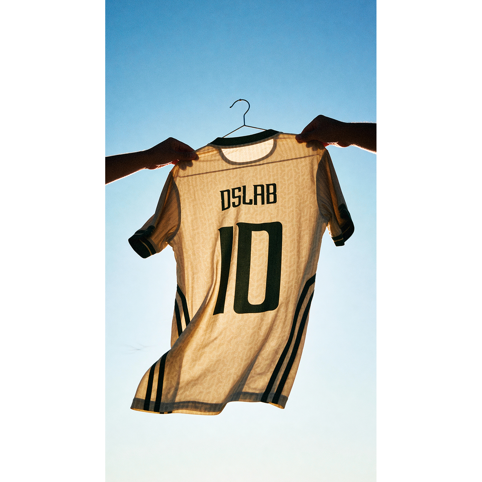 Layout Estampa Esportiva Geométrica Bege • Arte Vetorial para Interclasse e Futebol Amador • Arquivo Digital Premium 6