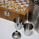 Set Ajedrez Madera + PETACA  ACERO INOX+ VASOS + DOSIFICADOR