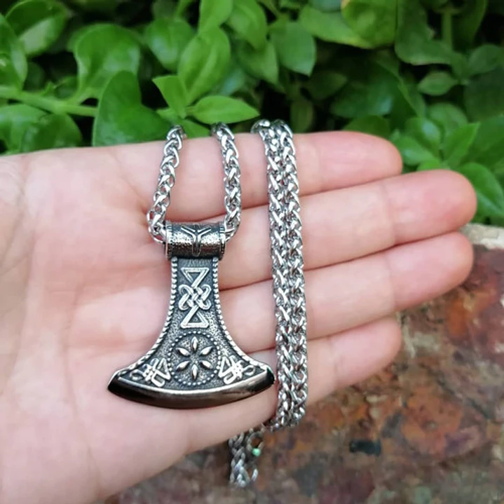 Collar Vikingo Hacha Tallada Runa, Acero Quirúrgico, Hombre 3