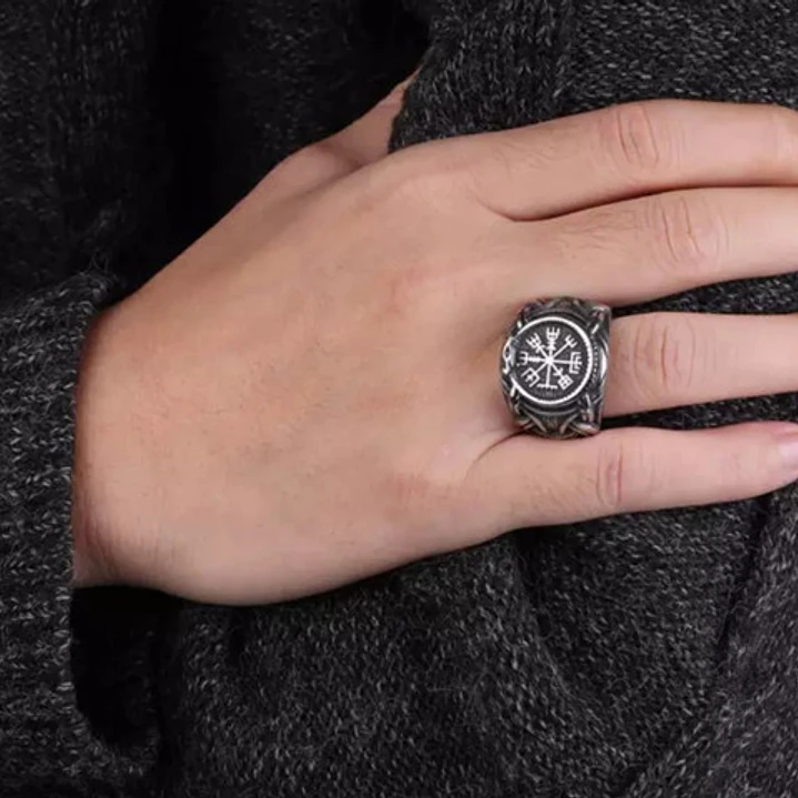 Anillo Vikingo Runa Vegvísir, Acero Inoxidable, Hombre 2