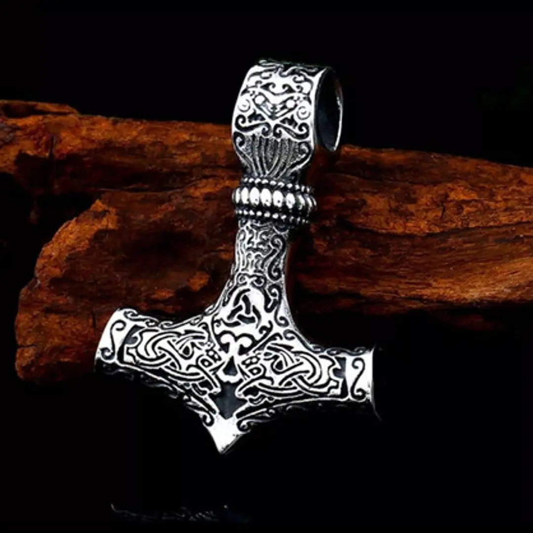 Collar Vikingo Mjölnir Tallado, Acero Inoxidable, Hombre 2