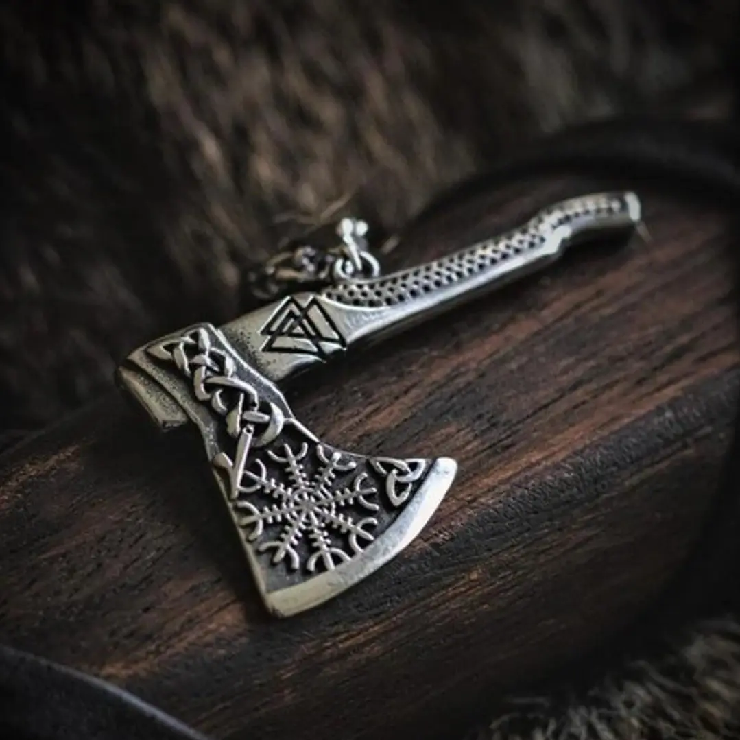 Collar Vikingo Hacha Con Tallado Aegishjalmur, Acero Inox. 2