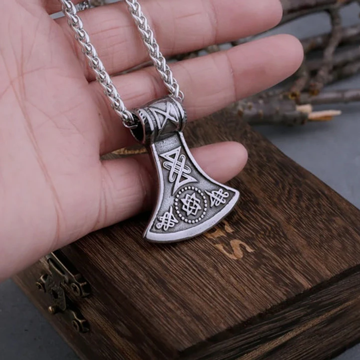 Collar Vikingo Hacha Tallada, Acero Inoxidable, Hombre 3