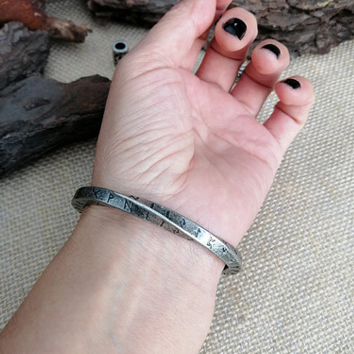 Brazalete Vikingo Runas Nórdicas, Acero Inoxidable Torcido 3