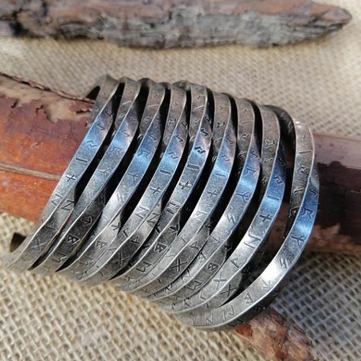 Brazalete Vikingo Runas Nórdicas, Acero Inoxidable Torcido 8