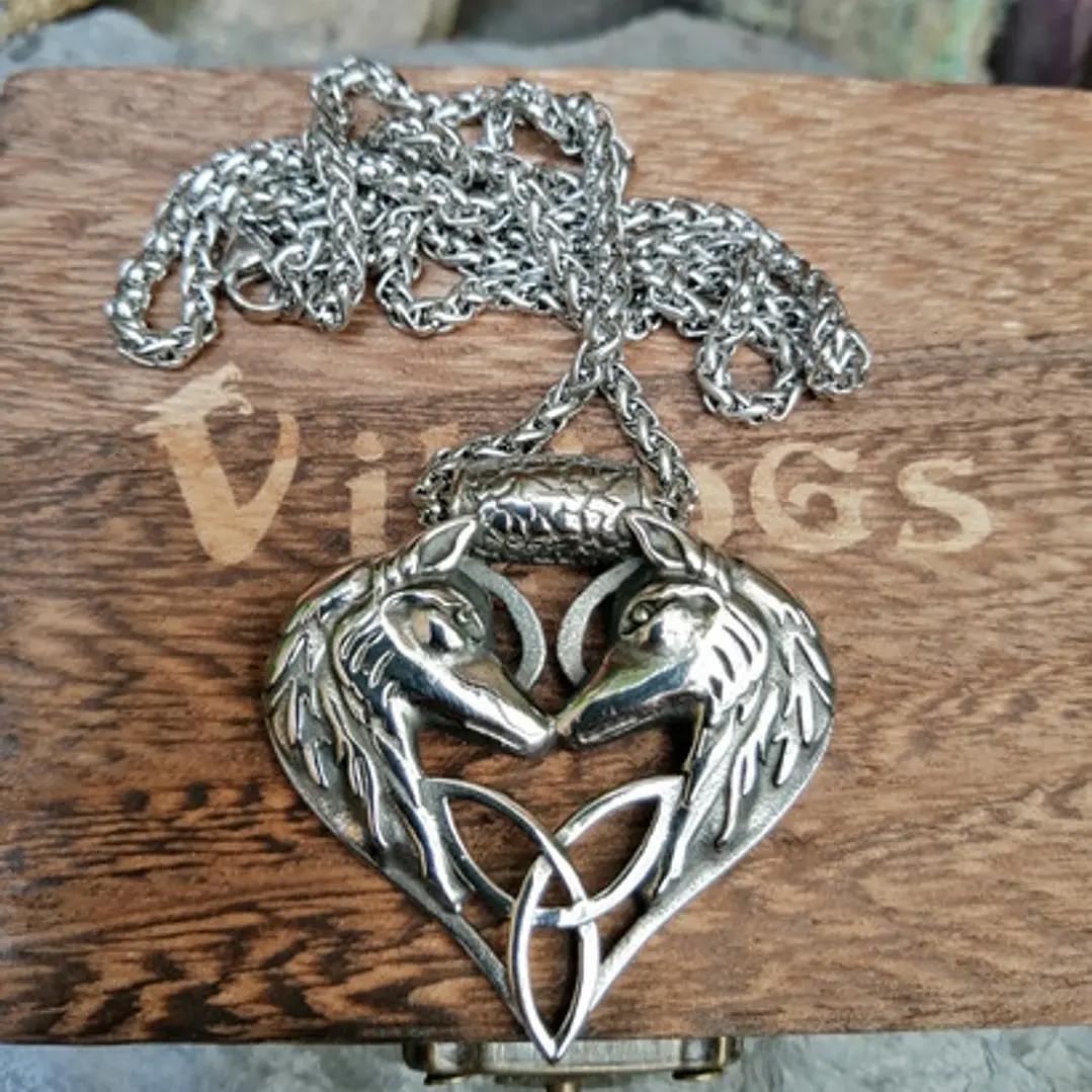 Collar Vikingo Fenrir Heart, Acero Inoxidable, Unisex 2