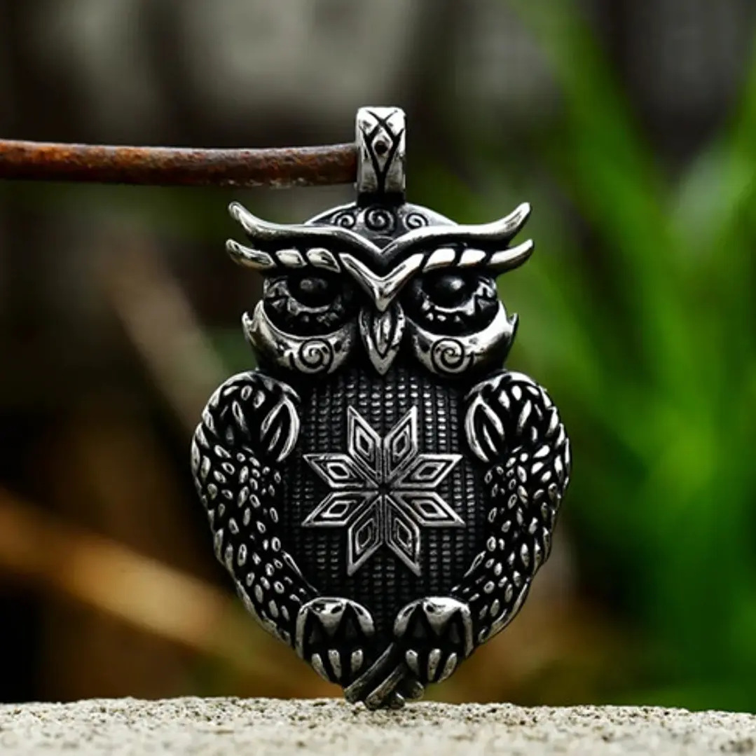 Collar Búho Tallado, Acero Inoxidable, Unisex 2
