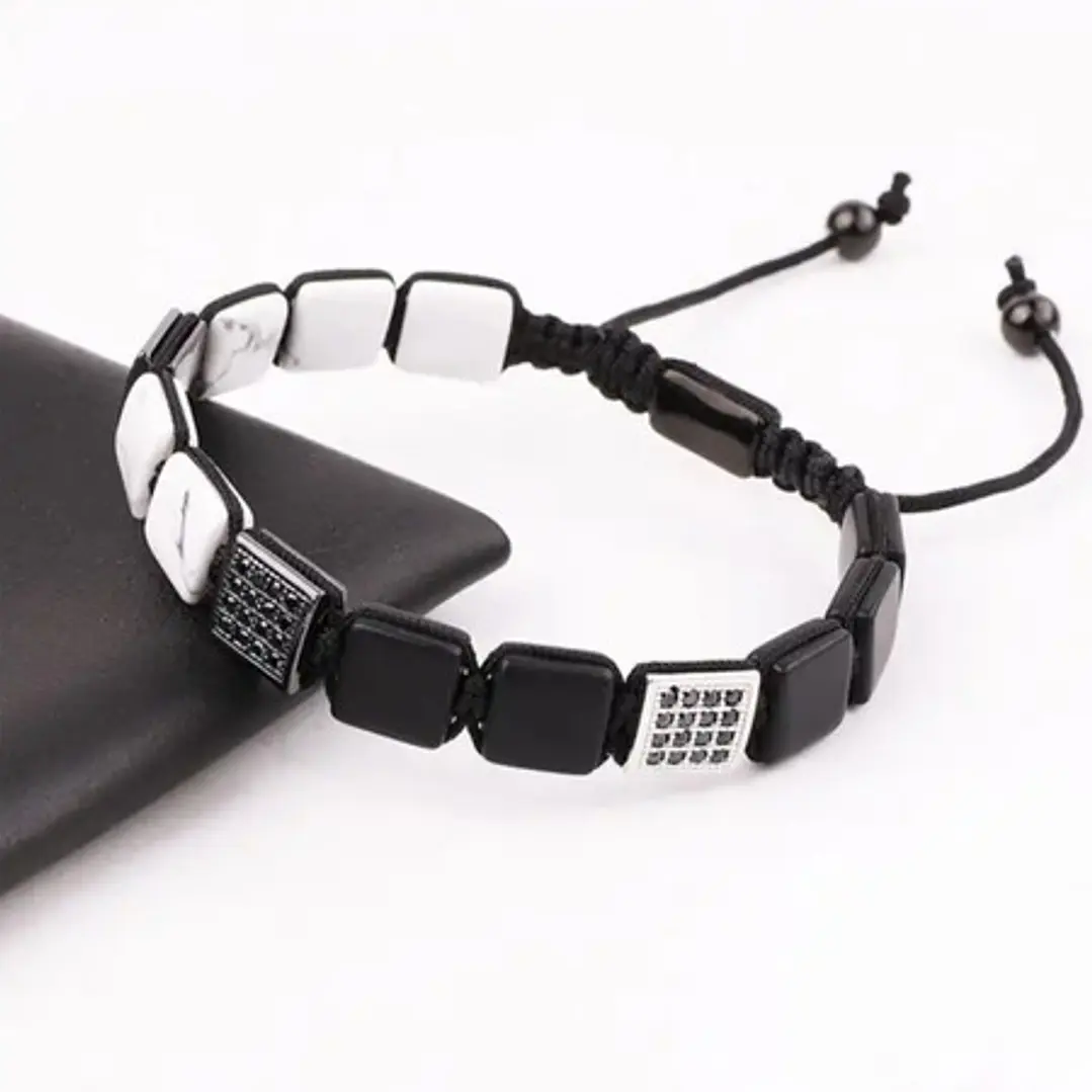 Pulsera Piedras Naturales, Square Howlita, Macramé Ajustable 3