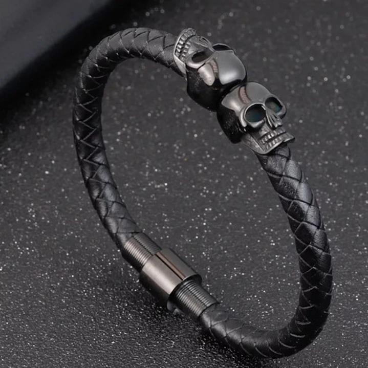 Pulsera Cuero Two Black Skulls, Cierre Magnético, Hombre 2