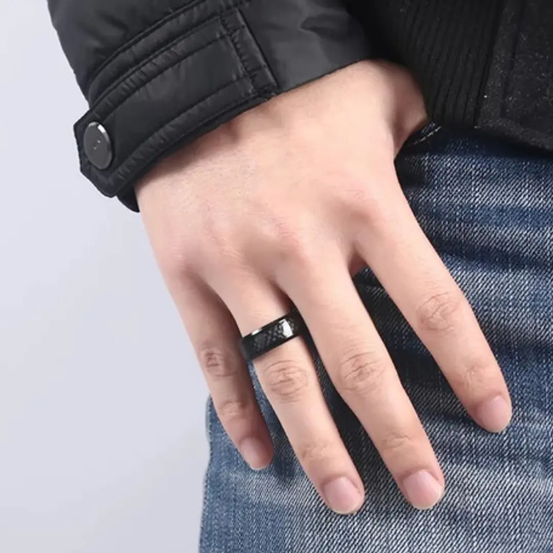 Anillo Arezzo Black, Carbon Fiber, Moda Hombre 2