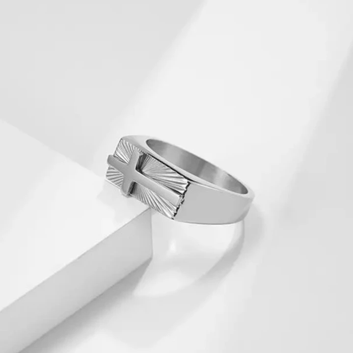 Anillo Embossed Cross, Acero Inoxidable, Hombre 4