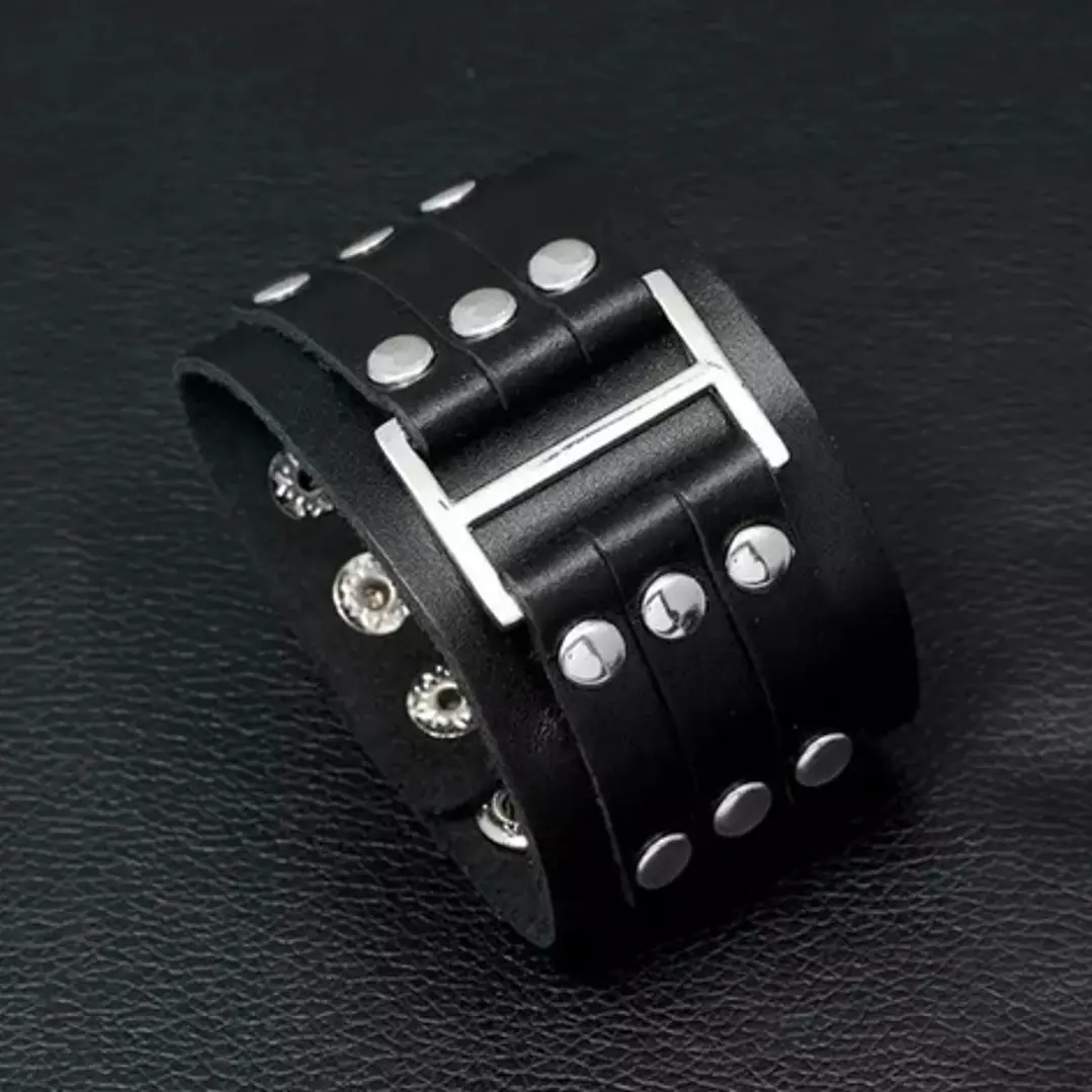 Brazalete Cuero Con Tachas, Modelo Madrid, Unisex 2