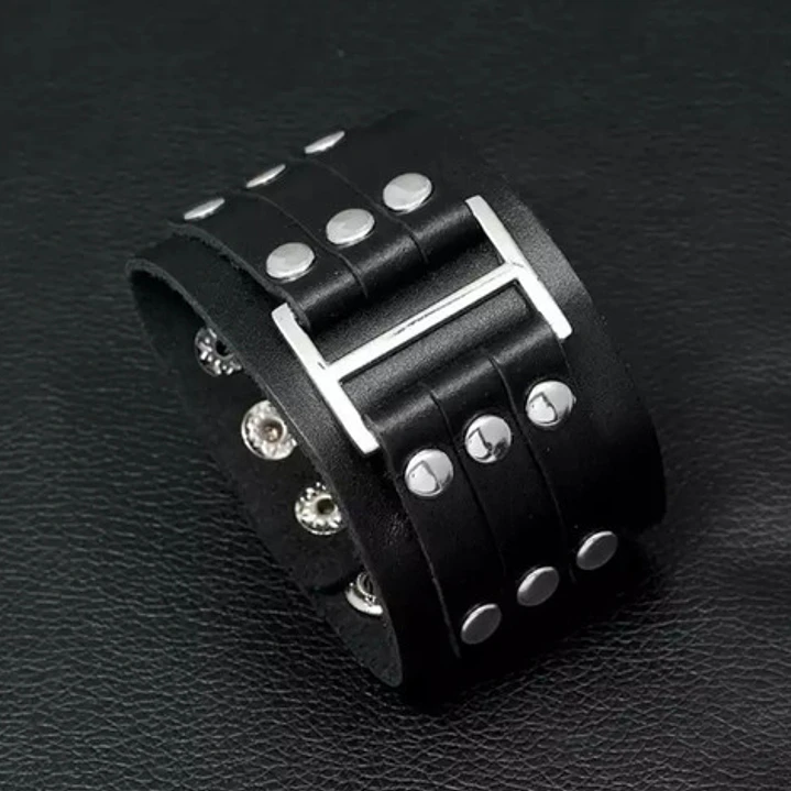 Brazalete Cuero Con Tachas, Modelo Madrid, Unisex 2