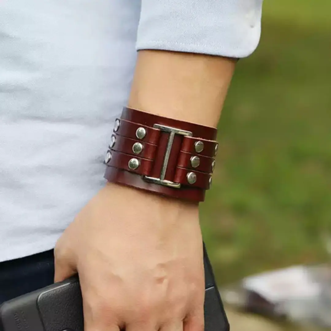 Brazalete Cuero Con Tachas, Modelo Madrid, Unisex 5