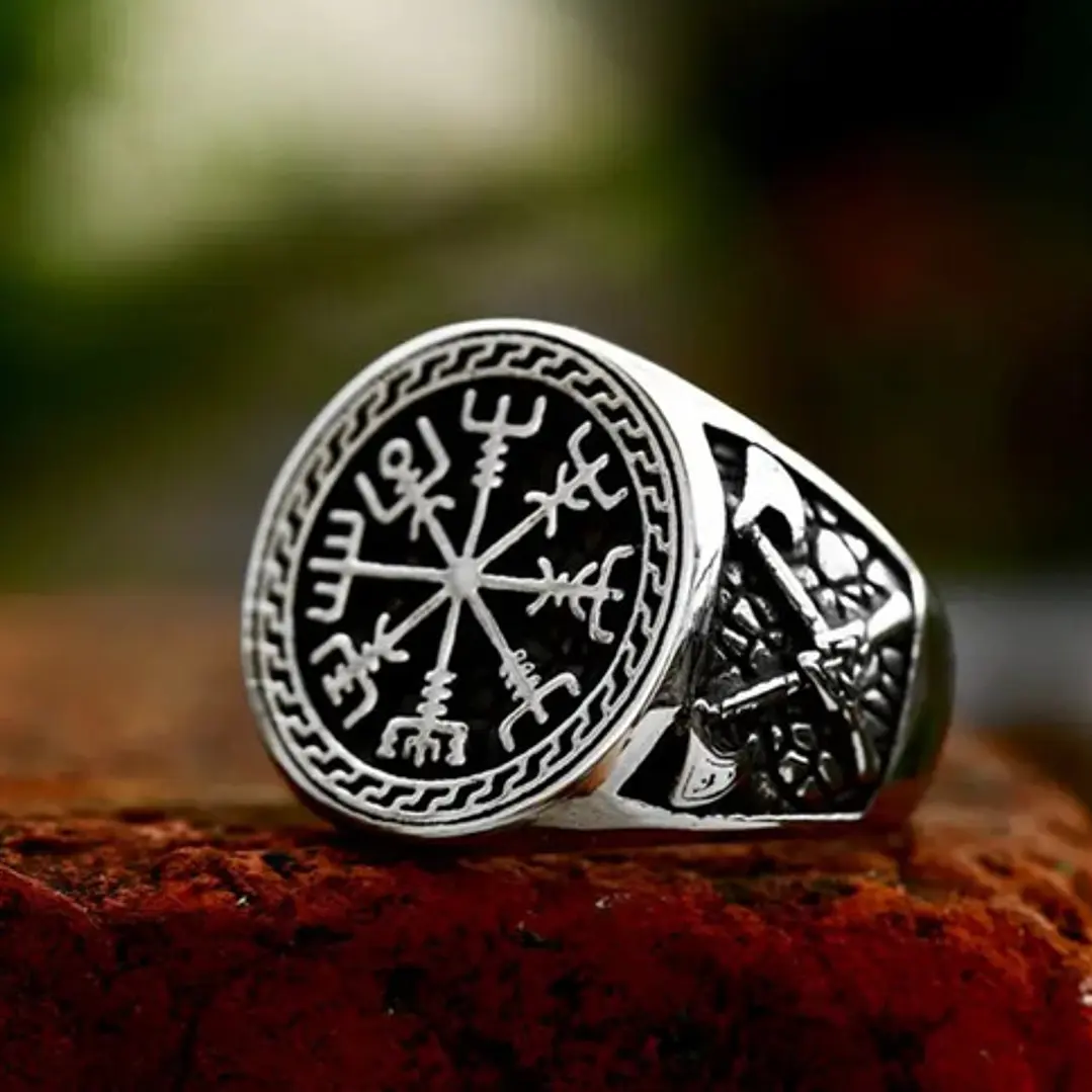Anillo Vikingo Vegvísir Hachas, Acero Inoxidable, Hombre 4