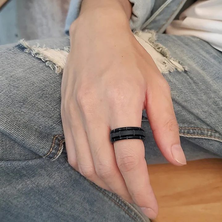 Anillo Tungsteno Hombre Black Nova 8mm, Elegante y Moderno 5
