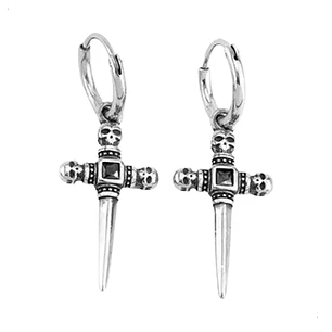 Aros Cross Three Skulls, Oreja Con Perforación, Acero Inox.