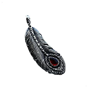 Collar Pluma Con Piedra, Acero Inoxidable, Hombre