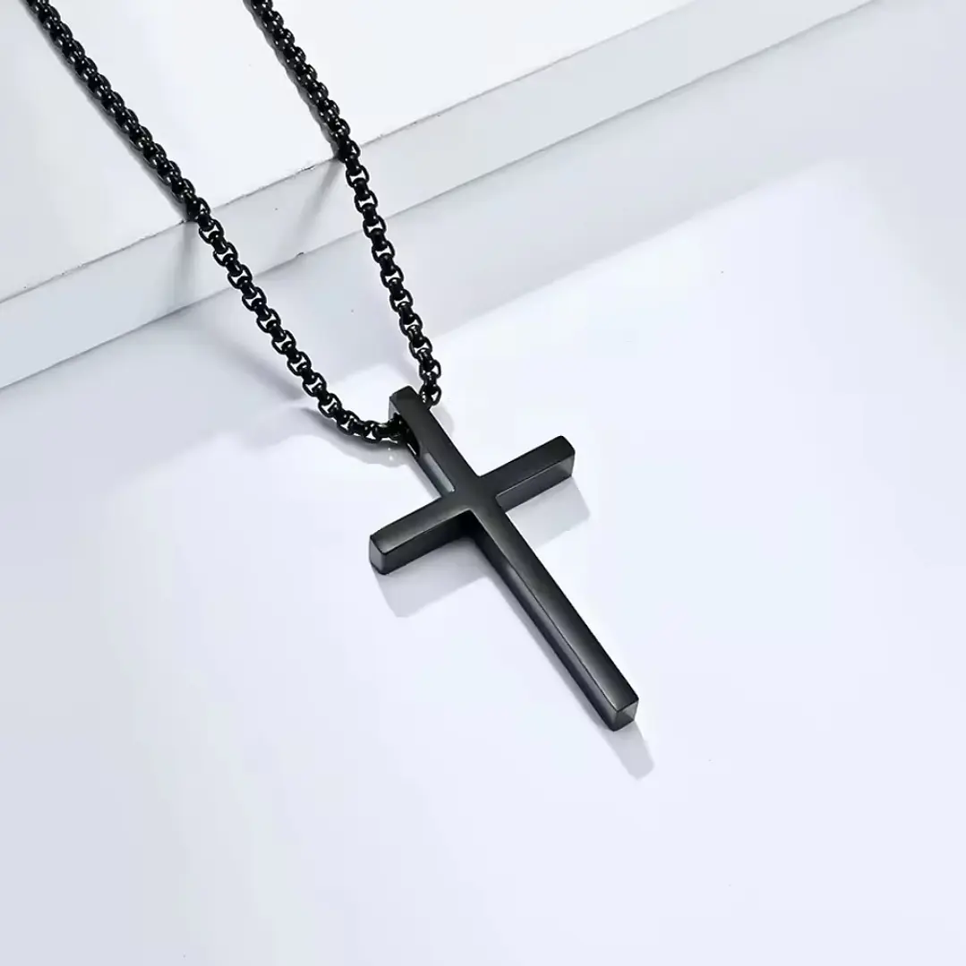 Collar Cruz Negra Royal Classic, Acero Inox. 316L, Hombre 3