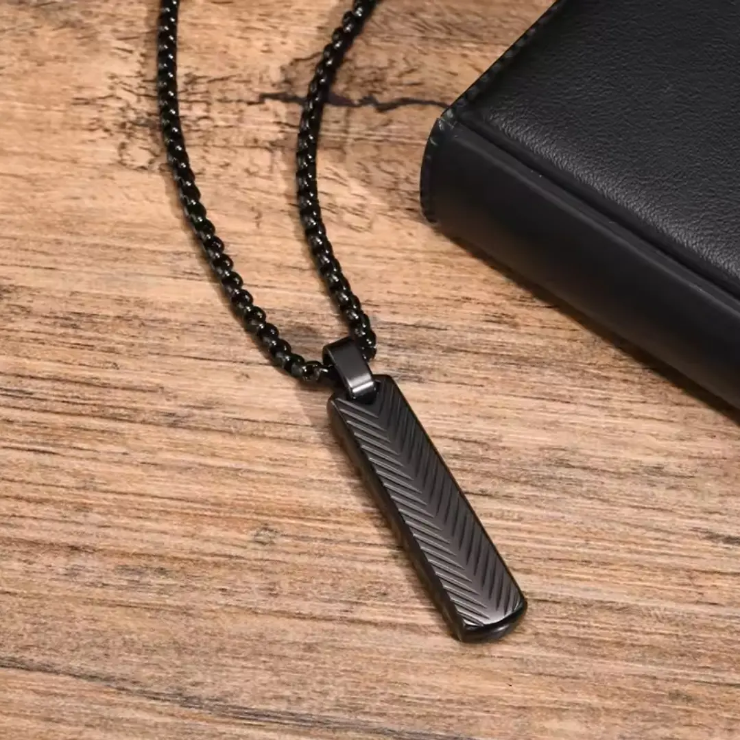 Collar Negro Minimalista Legacy, Acero Inoxidable, Hombre 2