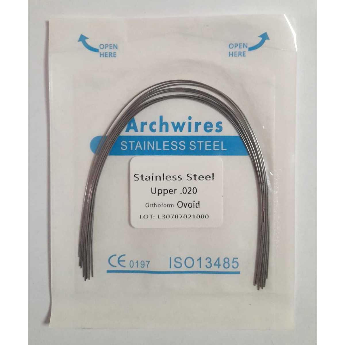 Grande Fila Di Denti Con Braccioli E Caratteri Ortodontisti Di Stile Piatto Enorme Parentesi Graffe Illustrazione Vettoriale Isolata Image270610054 - Foto 4