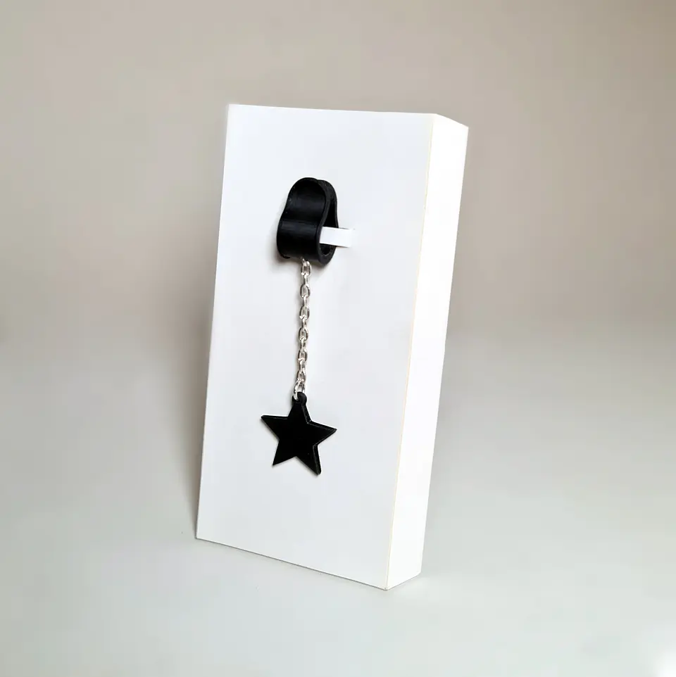 Ear Clip Black Star 3