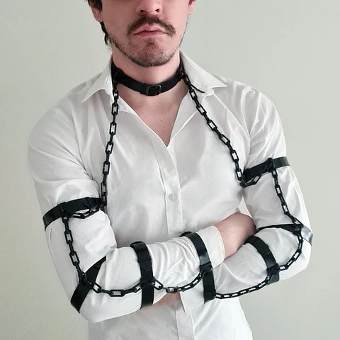 Arnés Cuello Brazos con Cadenas #1