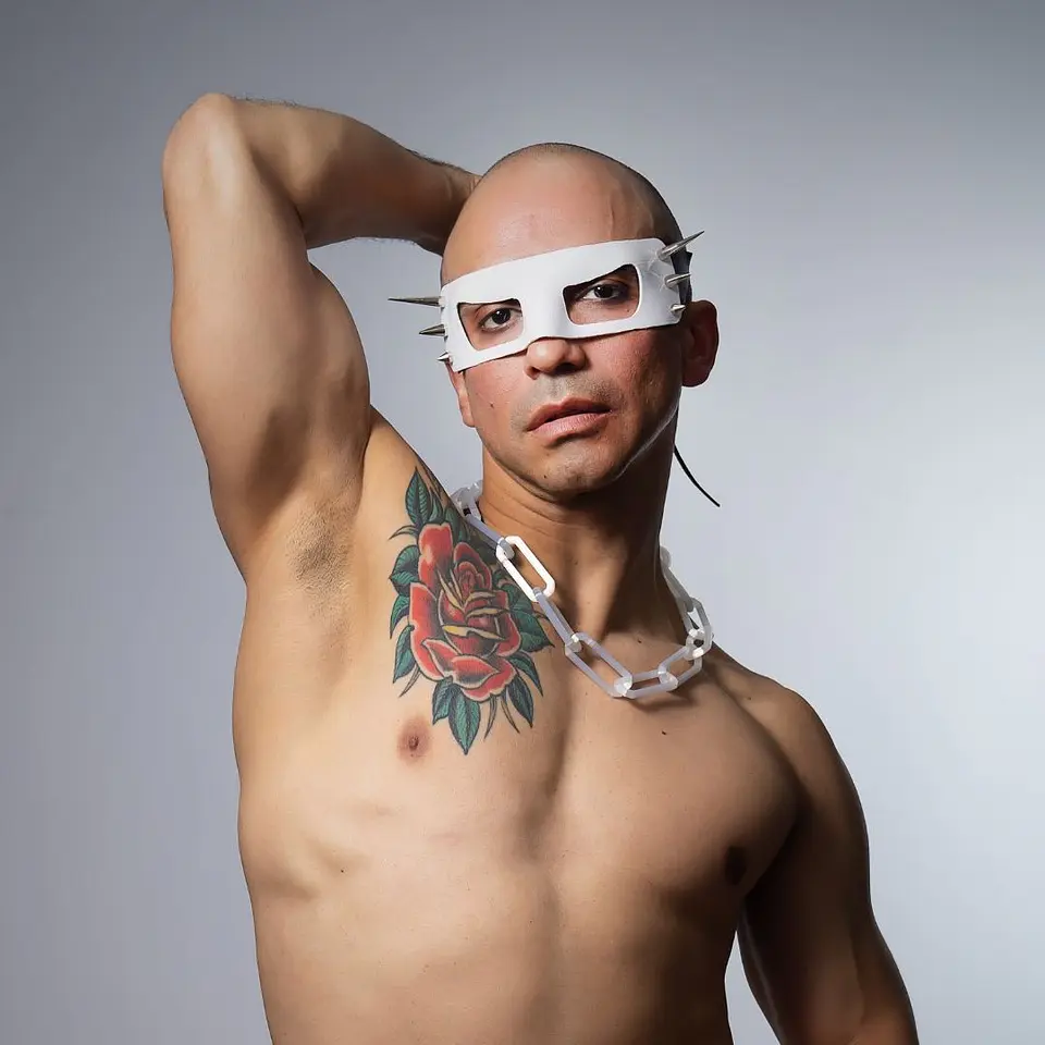 Eye mask with metal spikes 4