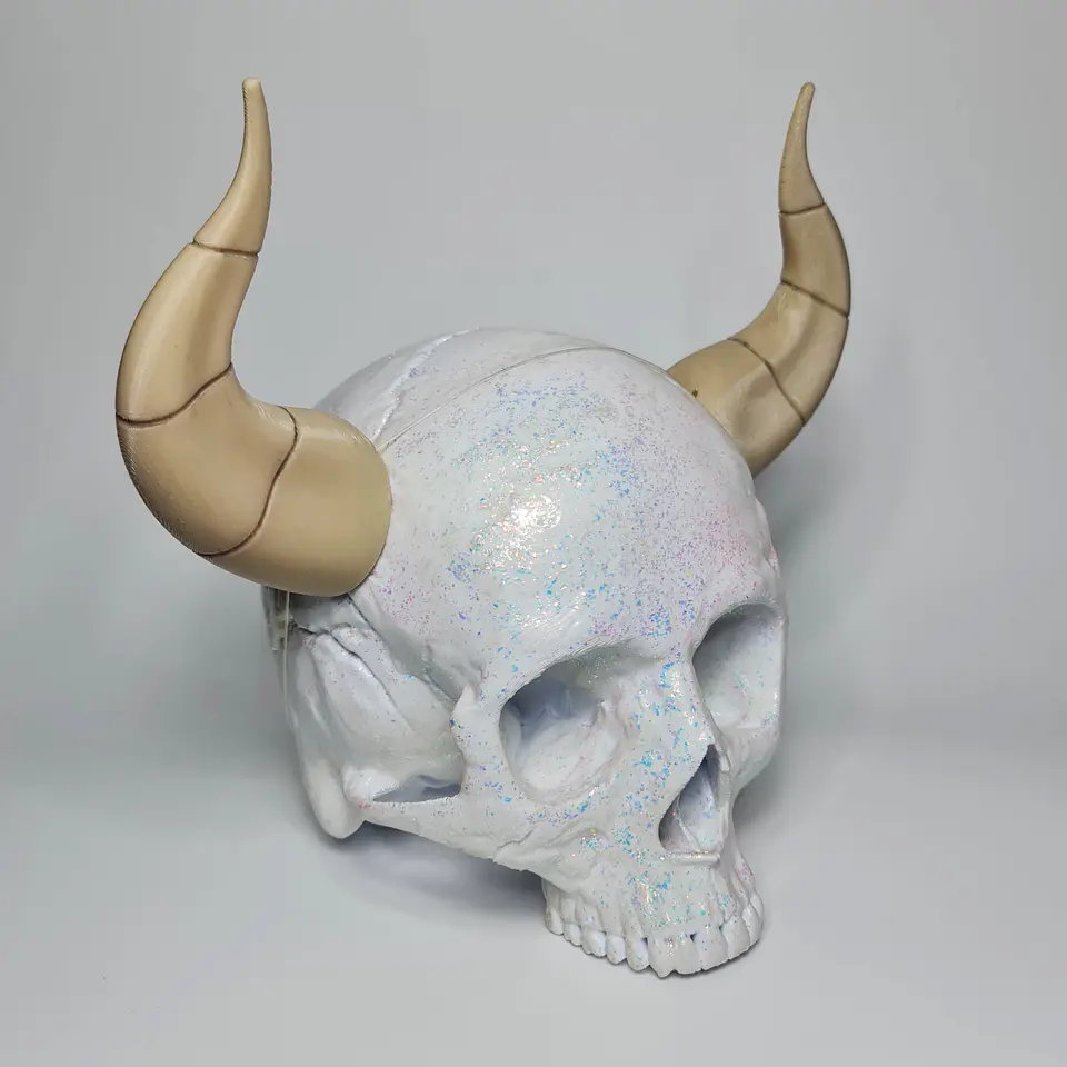 Aura the Guillotine Horns 1
